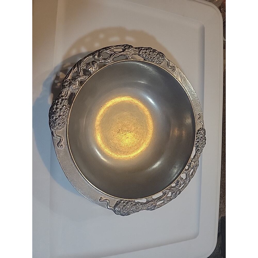 Vintage CARSON PEWTER GRAPE VINEYARD 10.5" BOWL